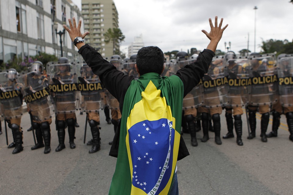 Servidores devem se reunir em assembleias nesta quinta-feira (30) para decidir rumos da mobilização. | Jonathan Campos/Gazeta do Povo