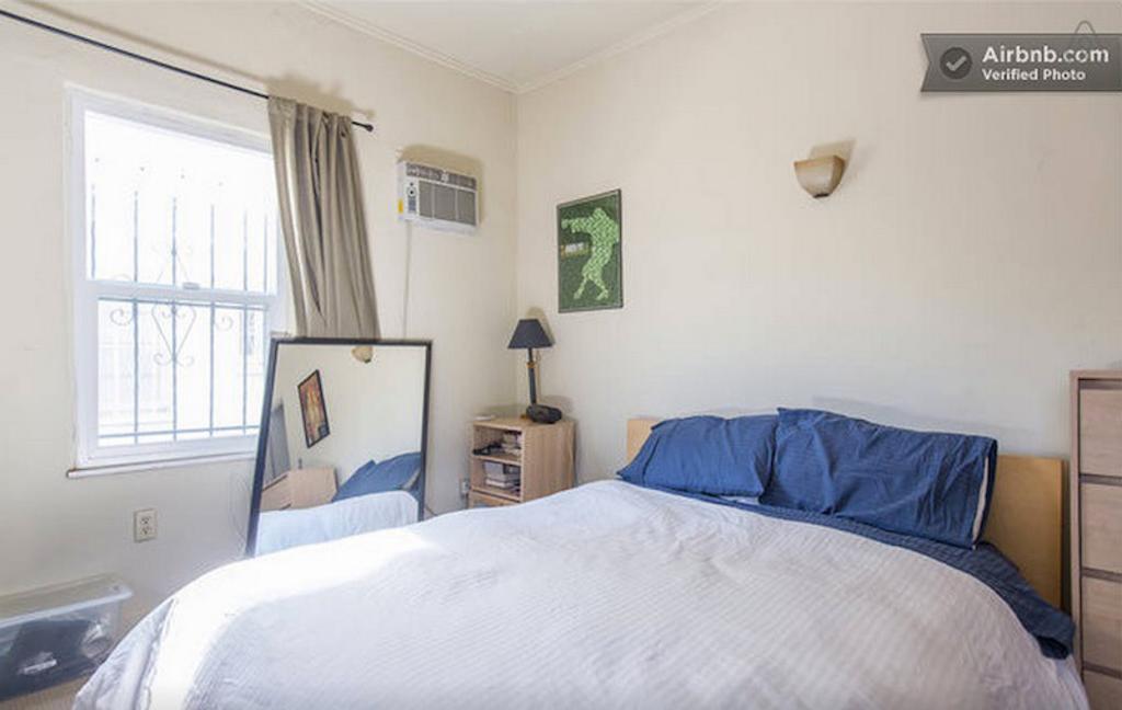 Interessados podem locar o quarto em que Kurt e Courtney dormiram entre 1991 e 1992, anos de maior sucesso do Nirvana | Reprodução Airbnb/