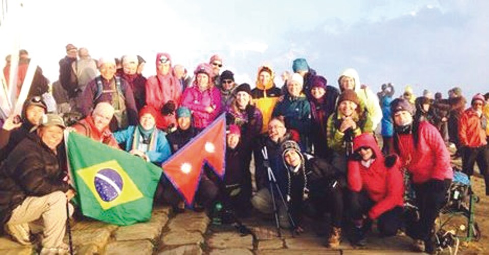 Grupo de brasileiros fazia trekking e se refugiou em Pokhara. | Ana Wanke/Arquivo pessoal