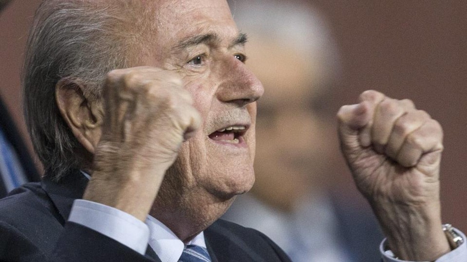 Joseph Blatter comemora a vitória eleitoral para o quinto mandato consecutivo como presidente da Fifa. | Patrick B. Kraemer/EFE