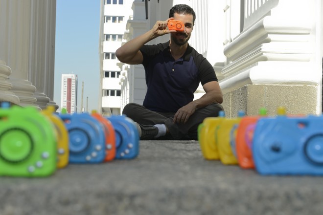 Tom e a intervenção “Brinquedografia” | Henry Milleo / Gazeta do Povo