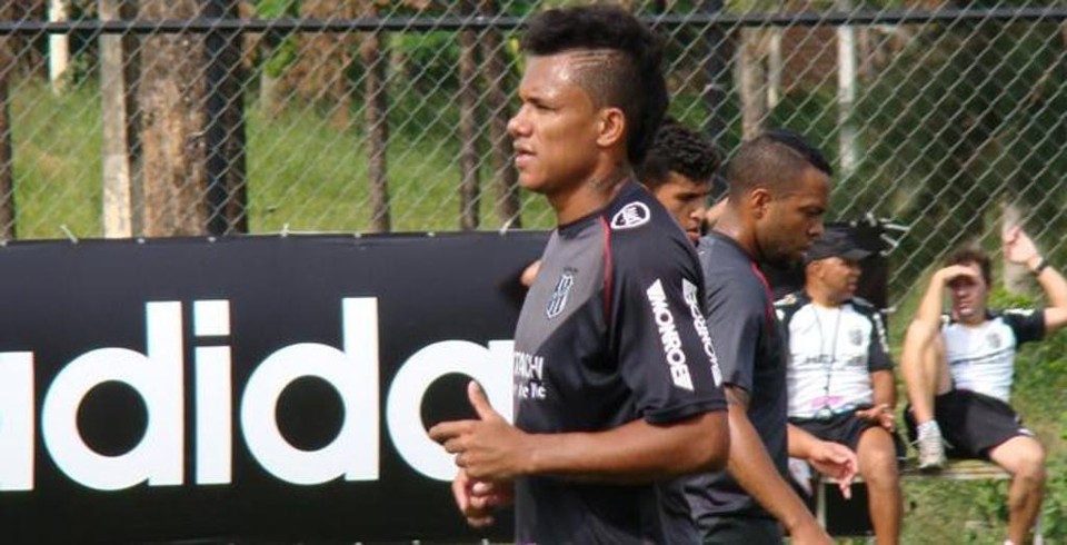 Wanderson vai defender o Paraná, por empréstimo, até o fim do ano. | PontePress/GuilhermeDorigatii