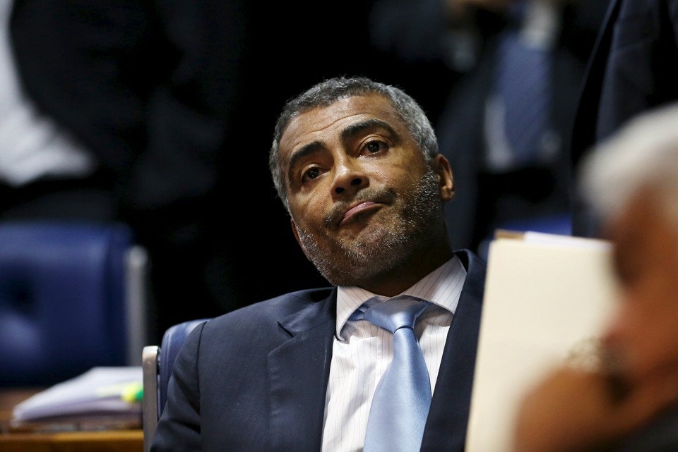 Romário conseguiu mais do que as assinaturas necessárias para a CPI. | STRINGER/BRAZIL/REUTERS