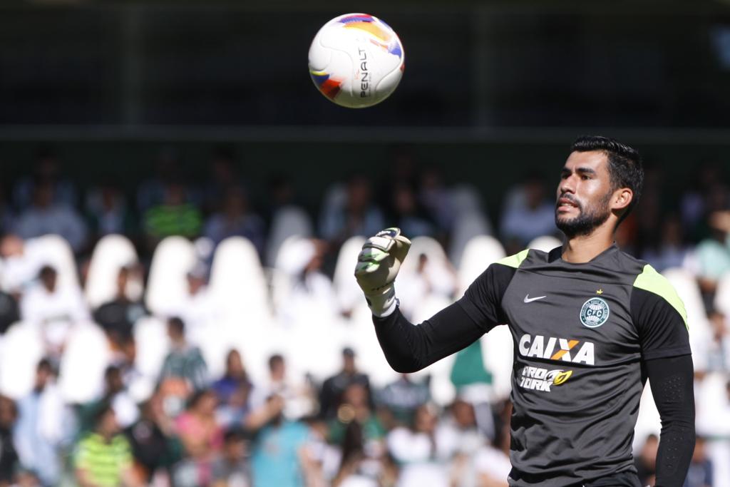 O Coritiba, com Vaná na reserva, terá trabalho duro para se redimir com a torcida pelo fracasso na decisão do Estadual. | Aniele Nascimento/Gazeta do Povo