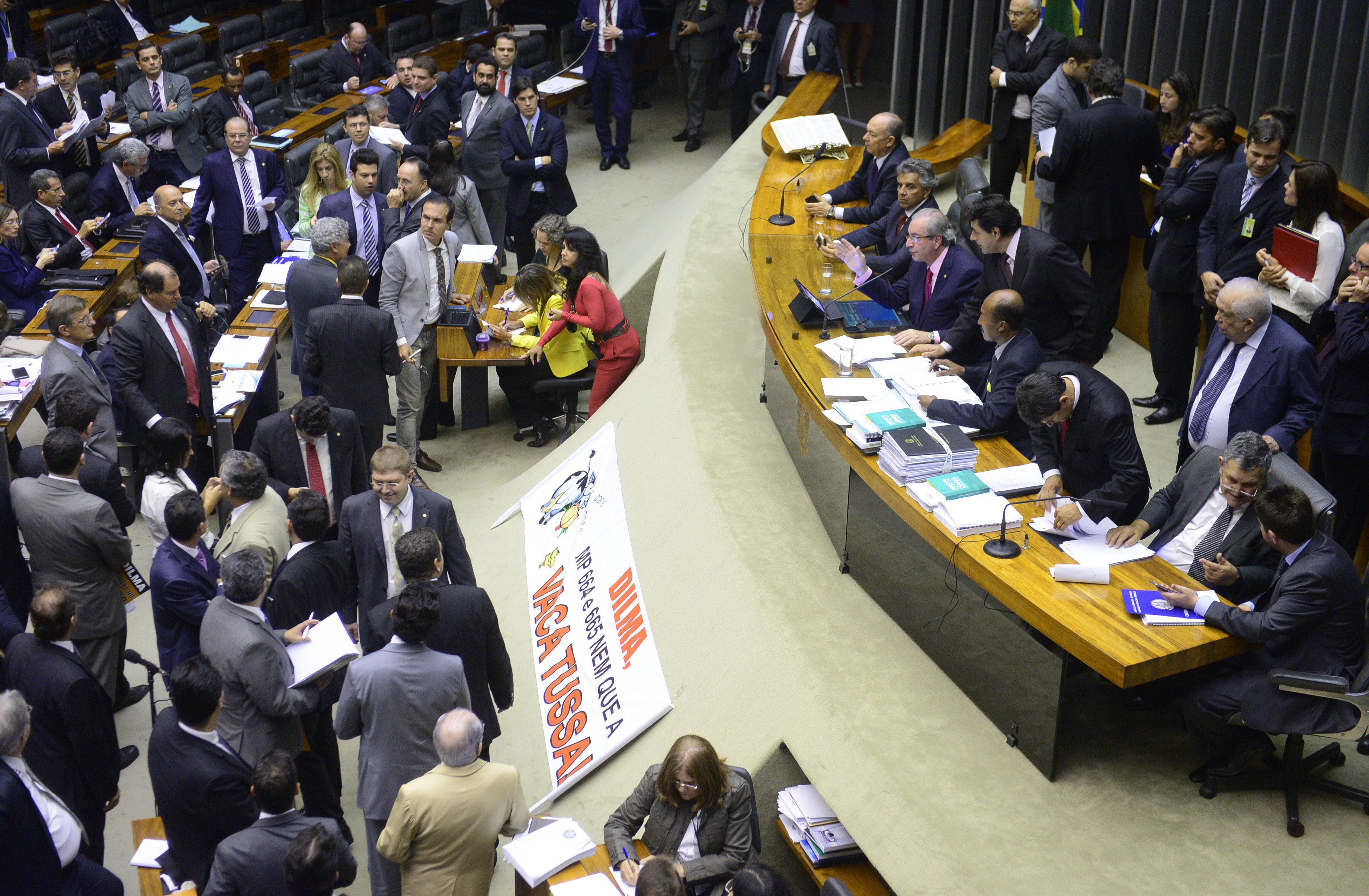 Apesar dos apelos de petistas para adiar a votação, a maior parte dos partidos defendeu em plenário a votação, em segundo turno, da PEC. | GUSTAVO LIMA/