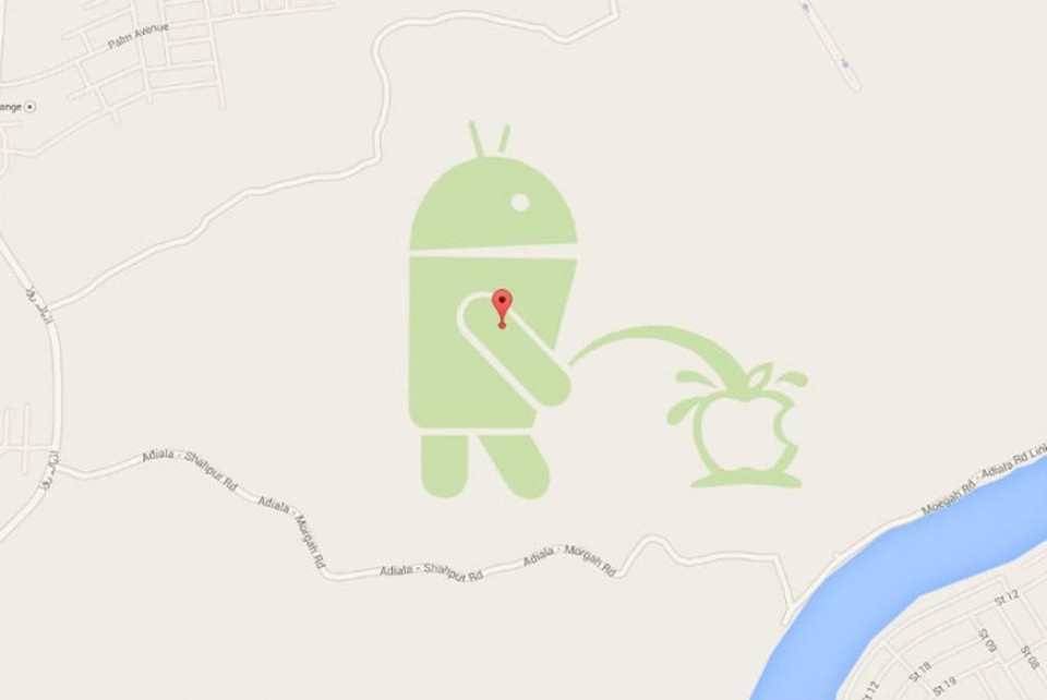 Imagem do robô que é símbolo do sistema operacional Android, do Google, urinando em um símbolo da Apple, ganhou repercussão | /Reprodução