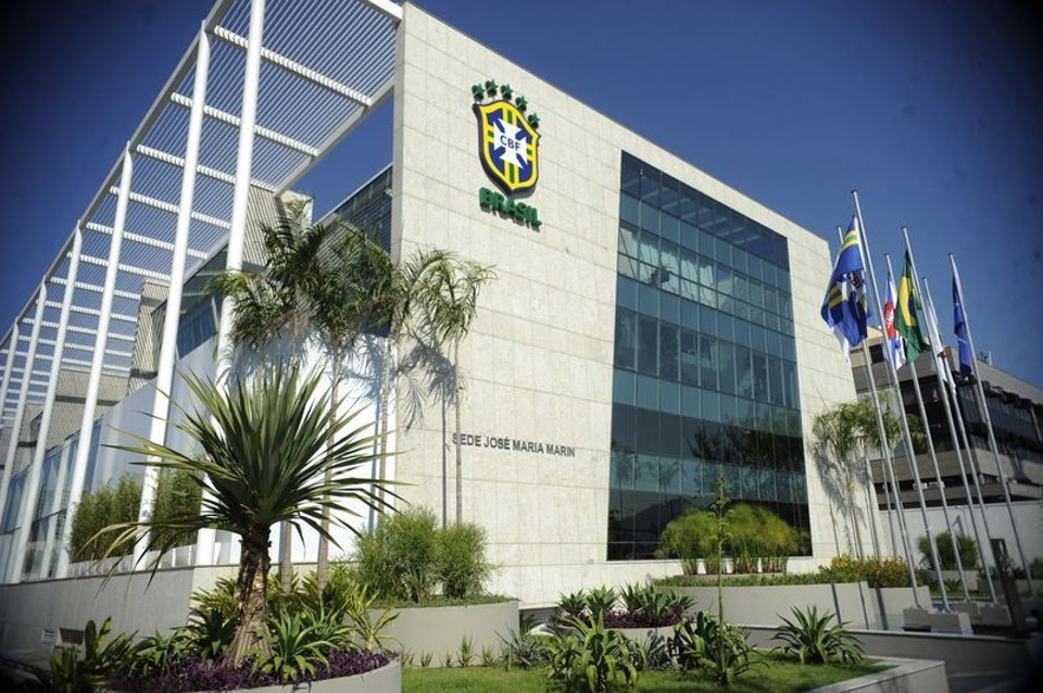 Sede da CBF no Rio: jogadores seriam convocados em comum acordo com empresários. | Agência Brasil/