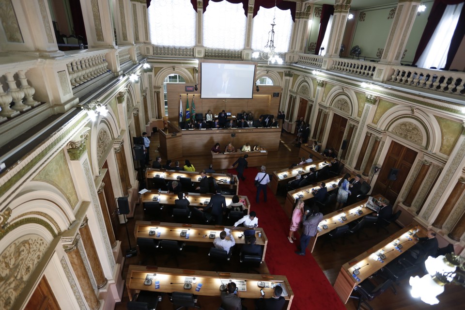 Plenário da Câmara Municipal: cada curitibano pagou R$ 55,34 pelo funcionamento da Casa. | Henry Milleo/Gazeta do Povo