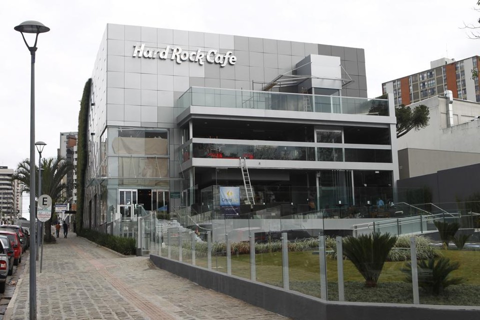 Após meses de espera, o bar vai abrir oficialmente até o fim do mês | Antônio More/Gazeta do Povo