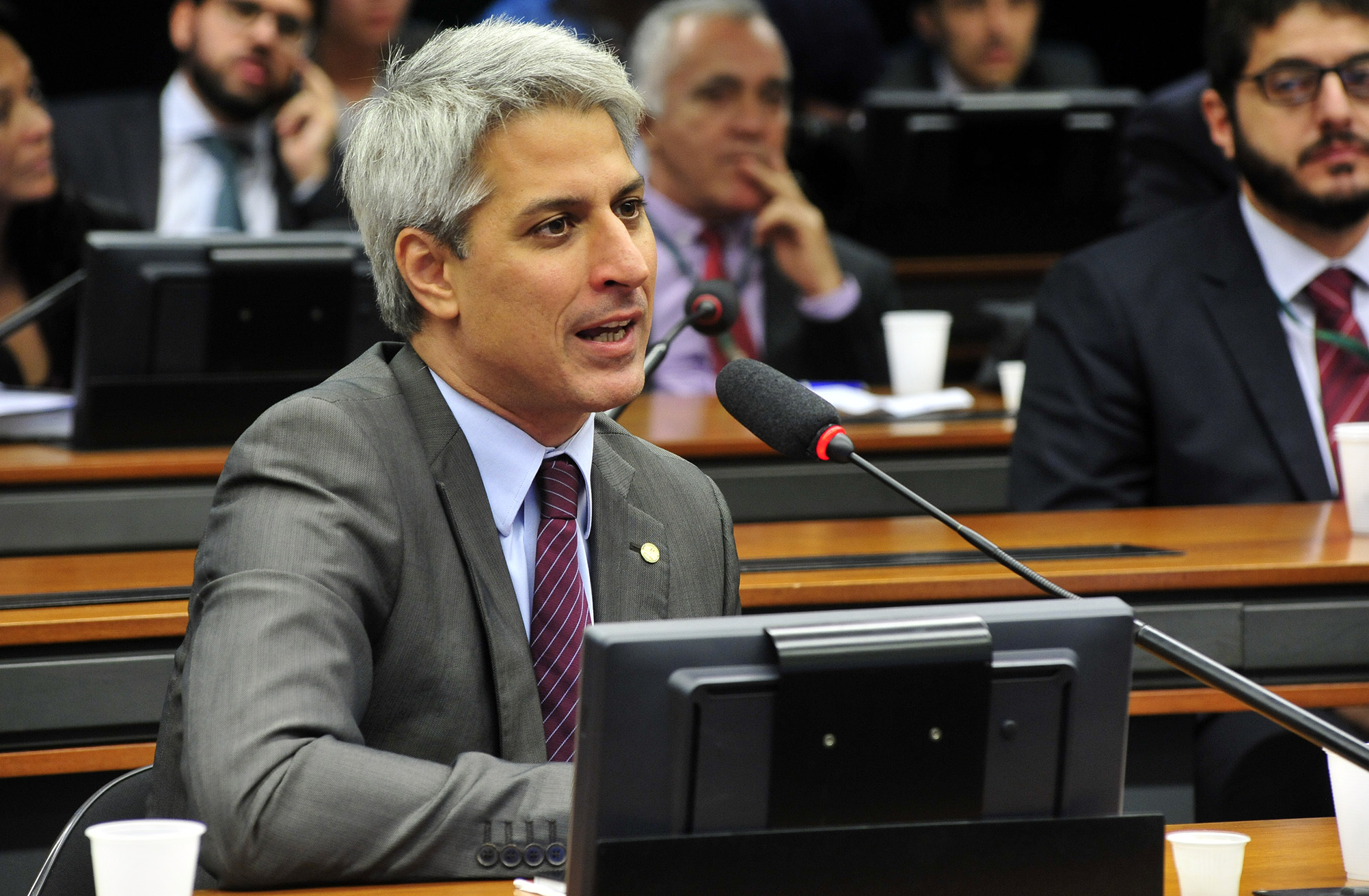 Alessandro Molon (PT-RJ) é o líder da articulação política contra a proposta de Eduardo Cunha. | Luís Macedo/Câmara dos Deputados