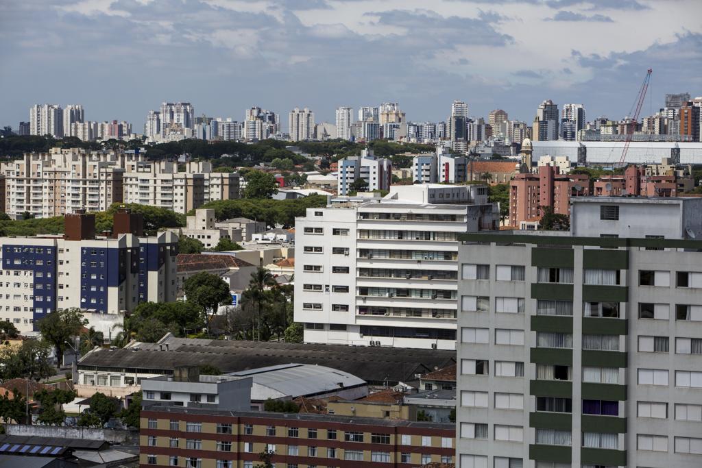 Compra de imóveis ficou mais difícil com os saques da poupança. | Henry Milléo/Gazeta do Povo
