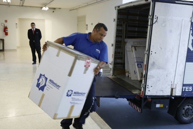 Material apreendido chega ao MON | Henry Milléo/Agência de Notícias Gazeta do Povo
