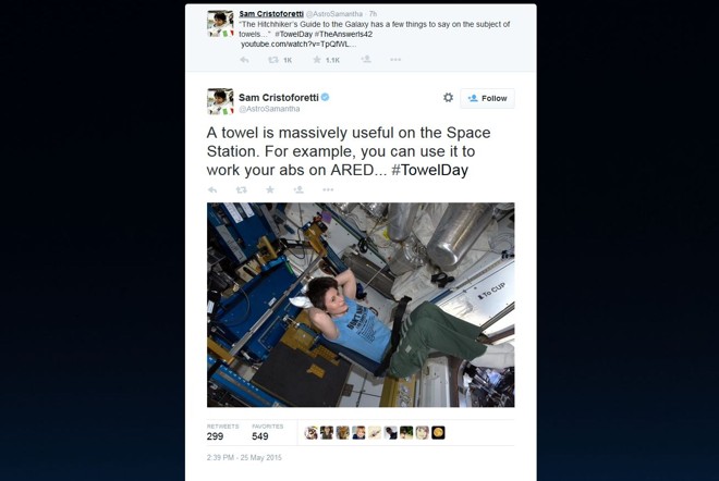 Astronauta Samantha Cristoforetti, da Agência Espacial Europeia, manda mensagens do espaço para comemorar o Dia da Toalha. | 