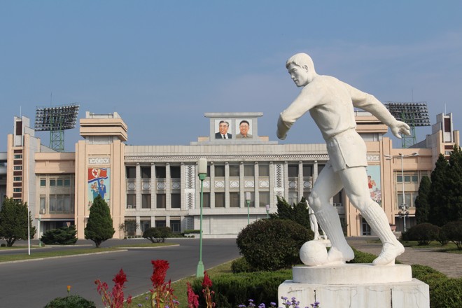 Rostos dos líderes da família Kim estão por toda parte: o patriarca Kim Il-sung e o filho Kim Jung-il (este é pai de Kim Jung-un, atual líder do país). | José Luís Peixoto/Especial para a Gazeta do Povo