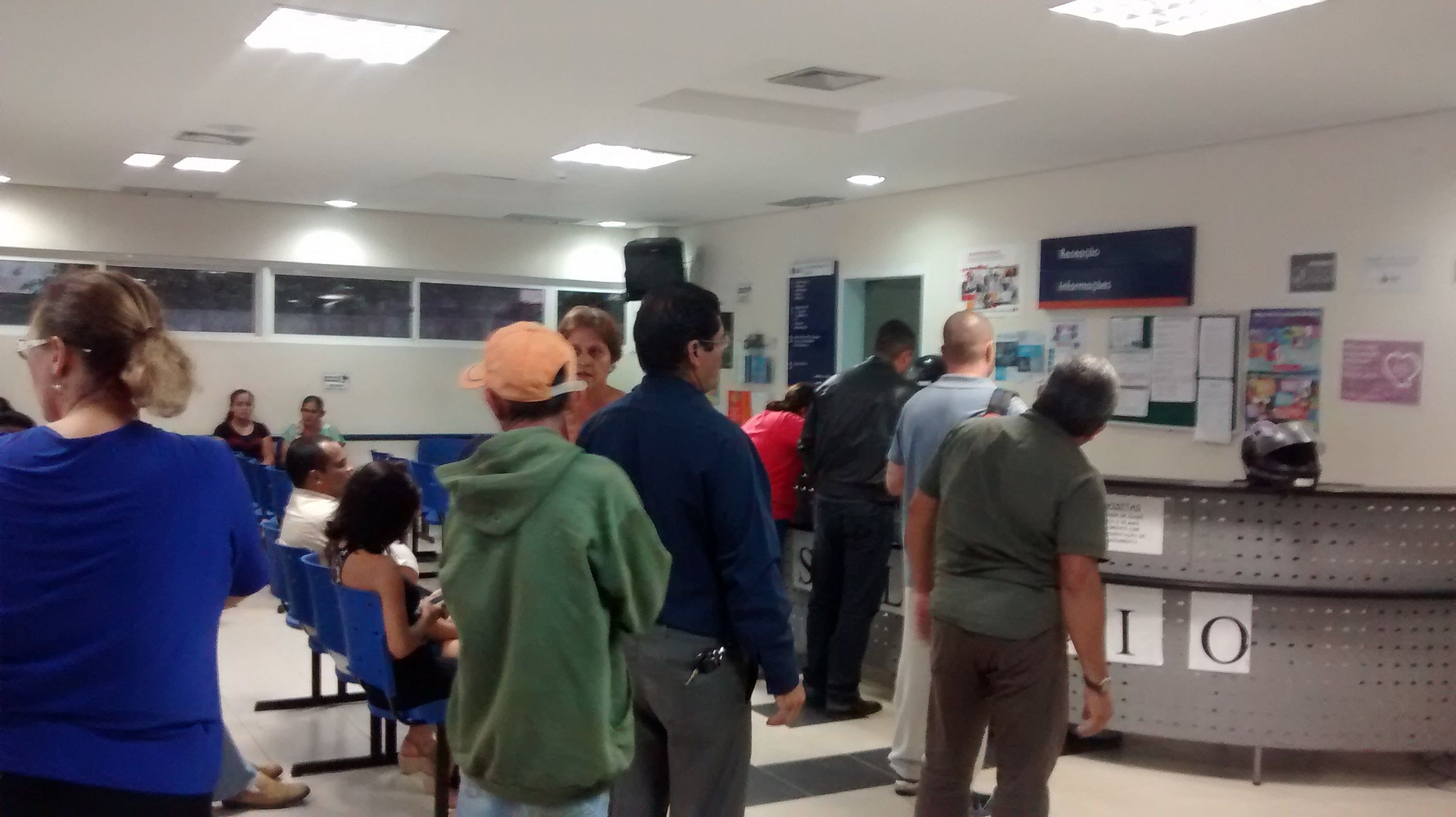 Laboratório informou que deixará de atender hospital por causa da falta de pagamento. | Oswaldo Eustáquio/Gazeta do Povo