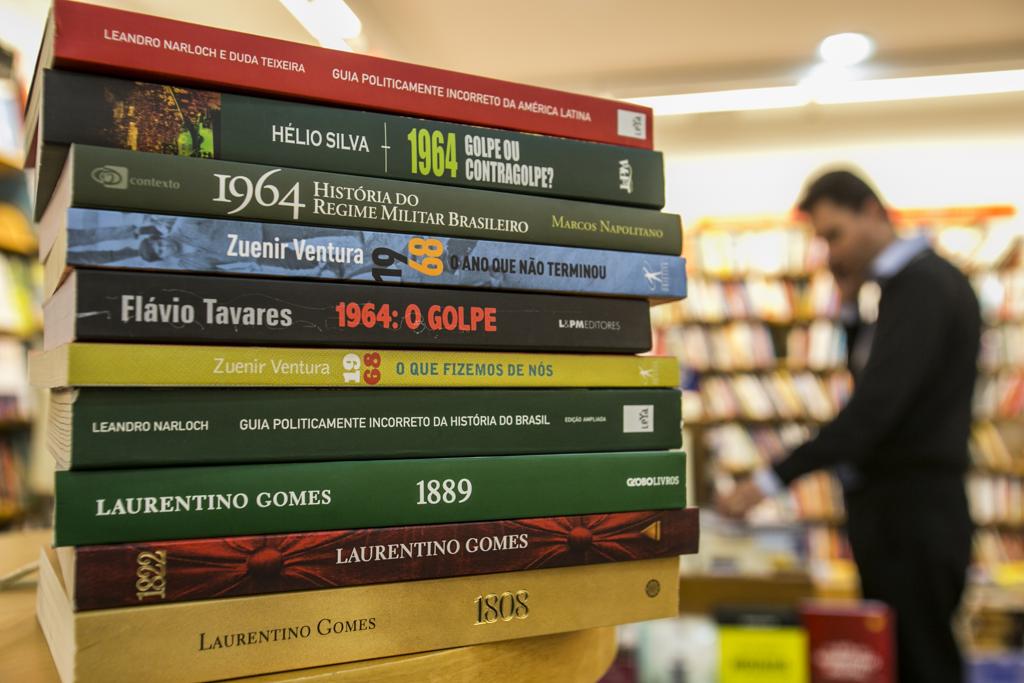 47% dos consumidores virtuais compraram pelo menos um livro em lojas online no ano passado. | Marcelo Andrade/Gazeta do Povo