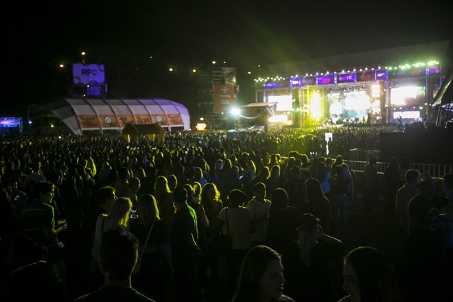 Luan Santana e a dupla Bruno e Marrone também se apresentaram na noite deste sábado (23). | Brunno Covello/Gazeta do Povo