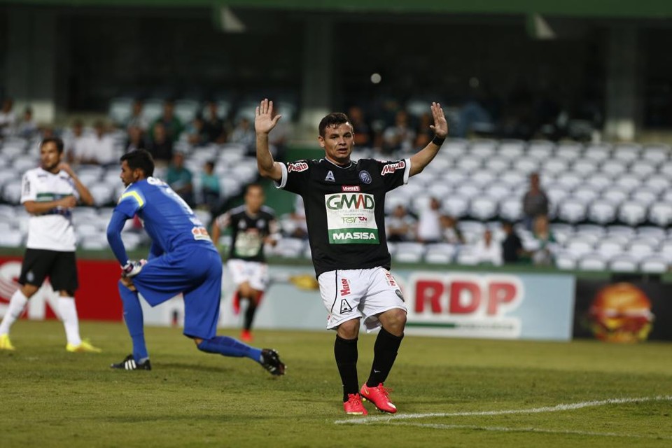 Torcedor alviverde, Ruy não comemorou gol contra o Coxa na final | Daniel Castellano/Gazeta do Povo