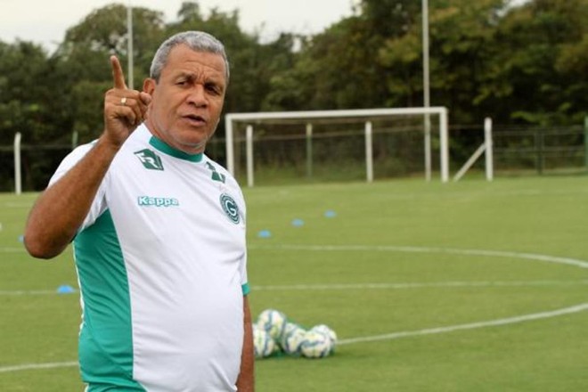 22/6/2015 - Hélio dos Anjos não resistiu ao começo ruim no Brasileirão e foi demitido do Goiás. Ele deixou a equipe à beira da ZR, na 15ª colocação. Ele foi o nono técnico a ser trocado nesta edição da Série A. | Divulgação/Goiás