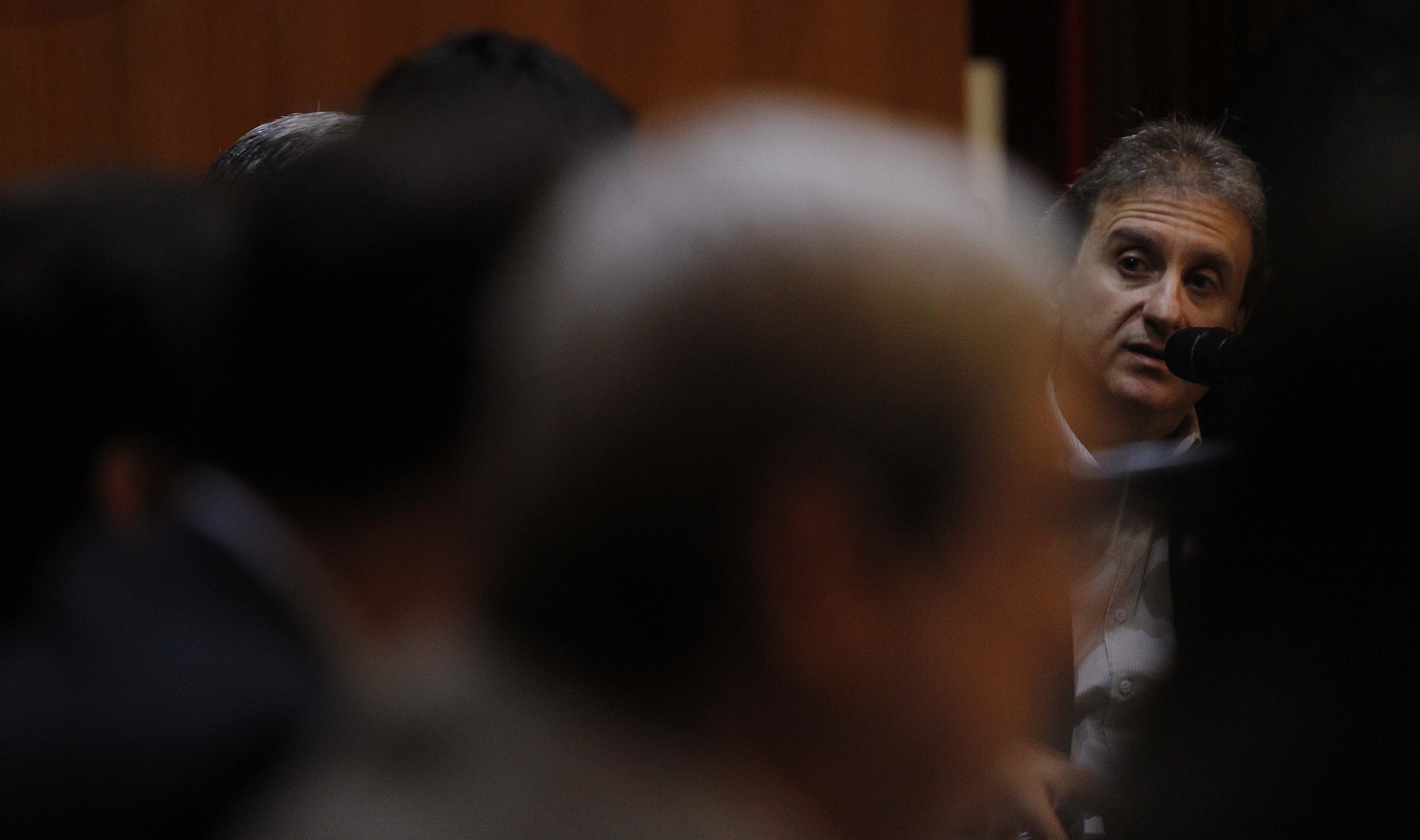 Sem meias palavras durante o depoimento à CPI, o doleiro Alberto Youssef voltou a relacionar o Planalto com o esquema de corrupção na Petrobras. | Jonathan Campos/Gazeta do Povo