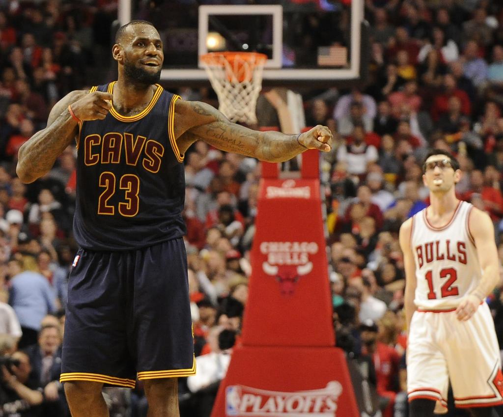 LeBron James nem precisou ser genial para o Cavaliers bater o Bulls na quadra inimiga e encerrar o duelo com triunfo por 4 a 2. | David Banks/USA Today Sports