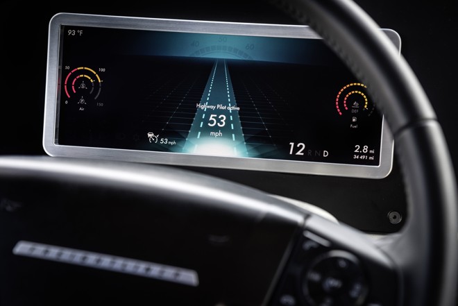 Mostrador digital do caminhão: função autônoma pode ser desativada pelo condutor | Daimler AG - Global Communications Commercial Vehicles