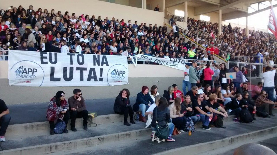 Professores decidiram em assembleia manter a greve em todo o Paraná. | Carolina Pompeo/Gazeta do Povo