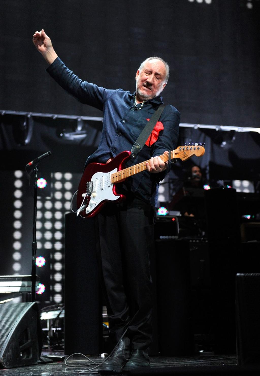 Pete em ação em um dos retornos do Who, em 2012. | Kevin Mazur/Divulgação