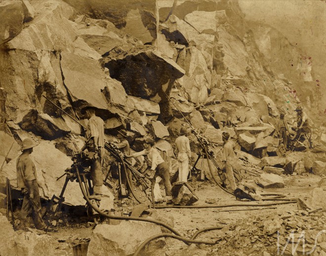 Perfuradoras.1901, no Porto de Santos. | AnônimoAcervo Brasiliana Fotográfica