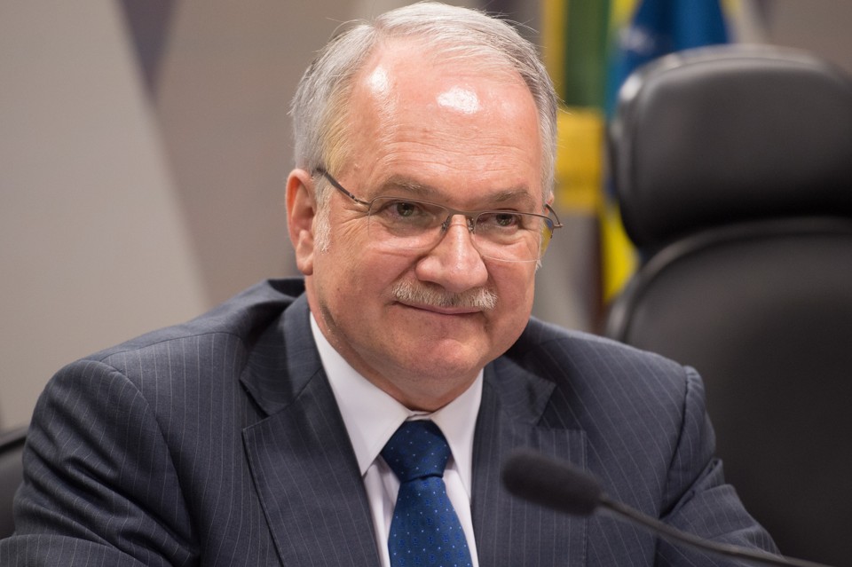 Fachin , na semana passada, na 1ª aprovação de seu nome, na CCJ do Senado. Ontem, ele não compareceu ao Congresso, mas estava num hotel em Brasília. |