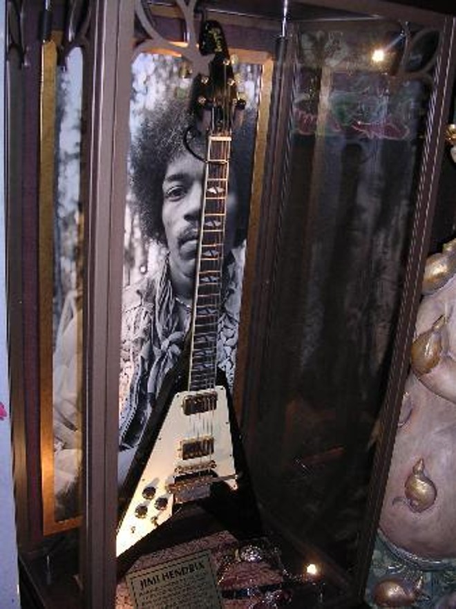 Mítica guitarra Flying V de Jimi Hendrix, em Nova York. |