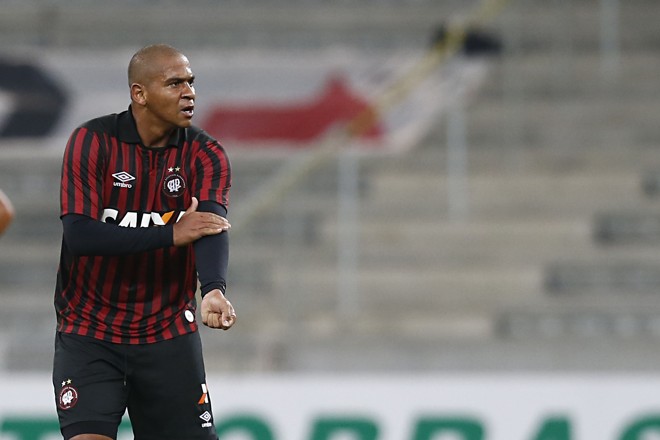 Walter fez o primeiro dele com a camisa do Atlético. | Felipe Rosa/TRIBUNA DO PARANA