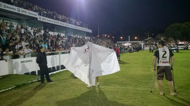 Fantasma comemora no Germano Krüger. | Eduardo Luiz Klisiewicz/Gazeta do Povo
