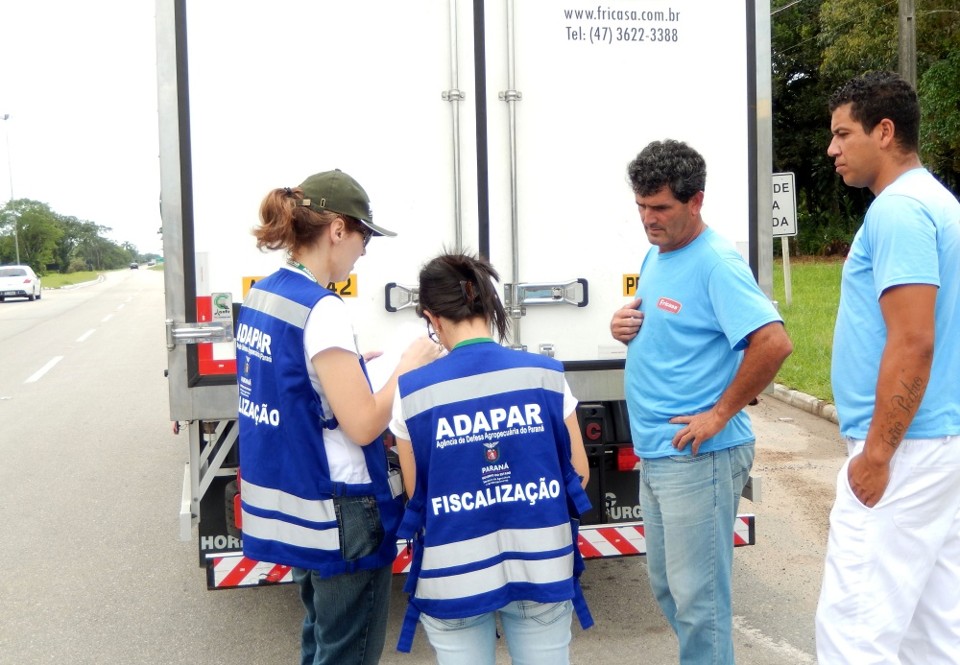 Fiscalização nos limites do estado pode ser reduzida, colocando em risco o fim da vacinação contra aftosa. | Divulgaa§a£o / Adapar