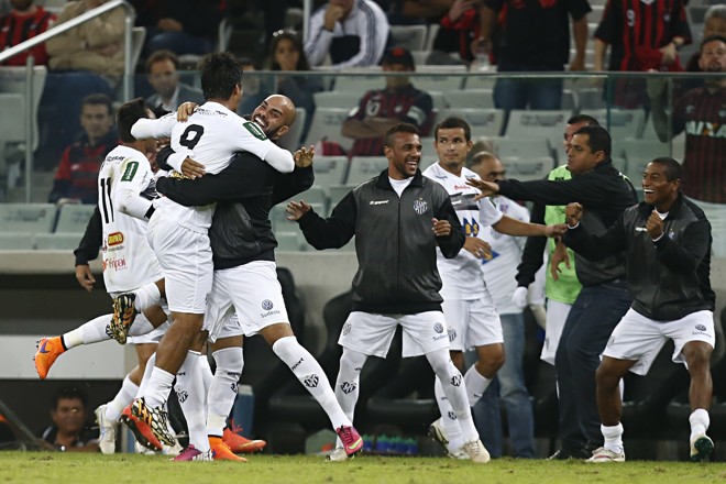 O gol foi muito celebrado pelos visitantes. | Felipe Rosa/TRIBUNA DO PARANA