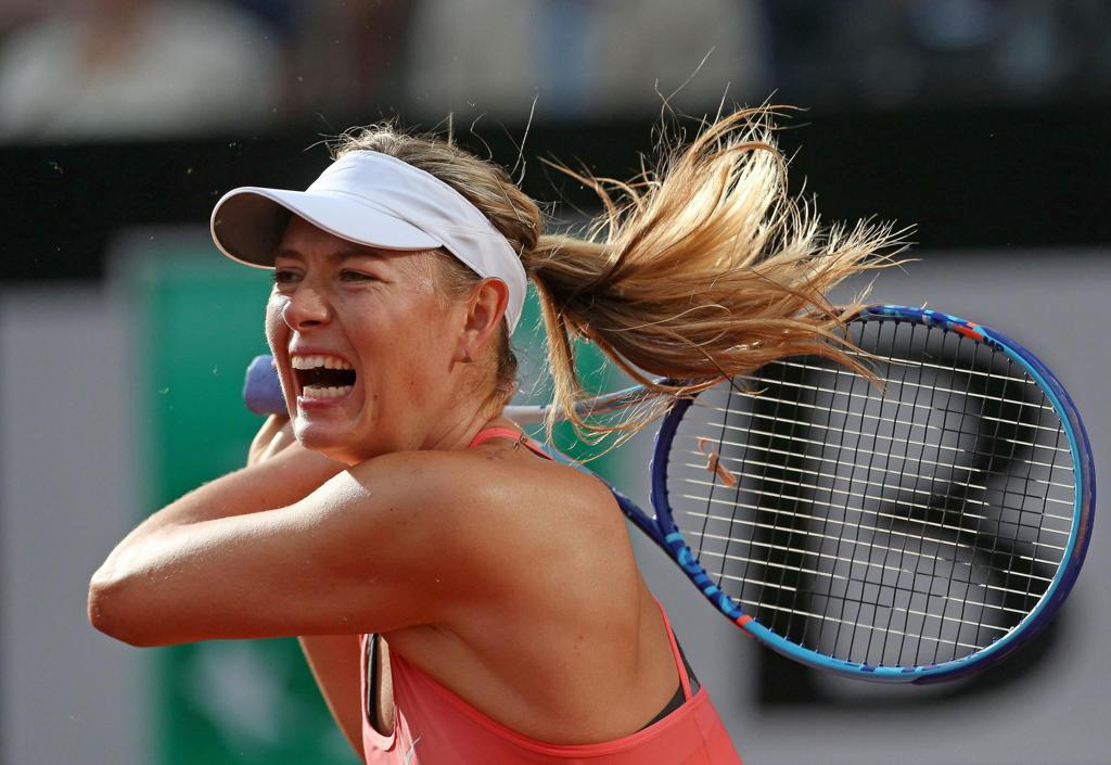 Maria Sharapova em jogada da partida contra a russa Daria Gavrilova | ALESSANDRO DI MEO/EFE