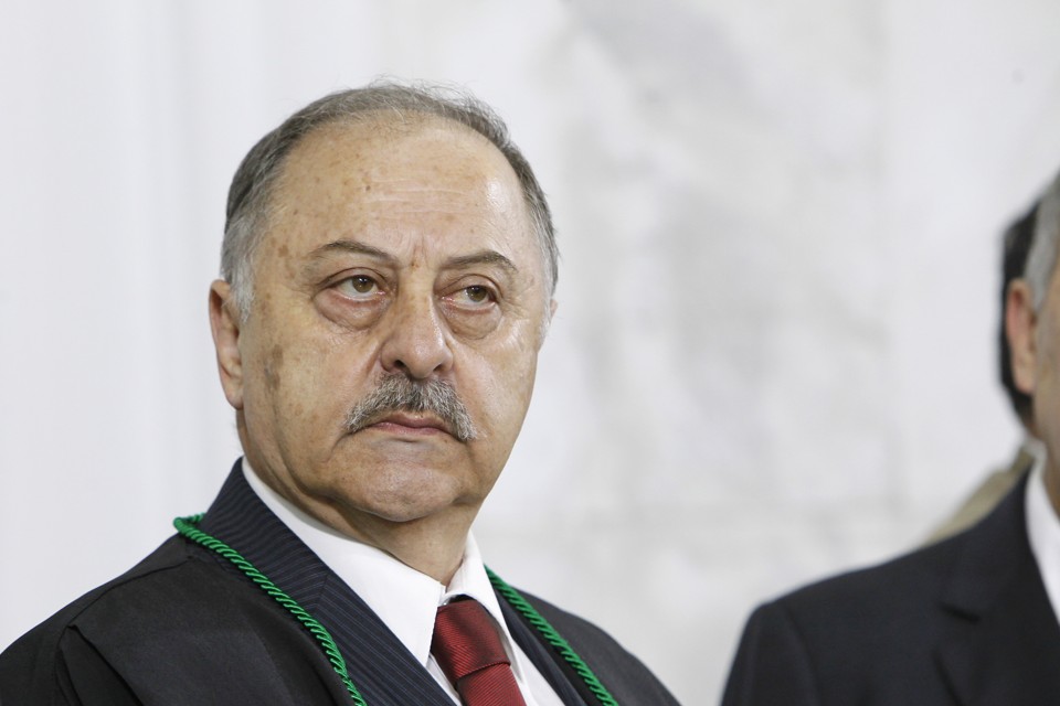 Artagão de Mattos Leão: “Acho que é sobre a licitação do prédio”. | Antônio More/Gazeta do Povo