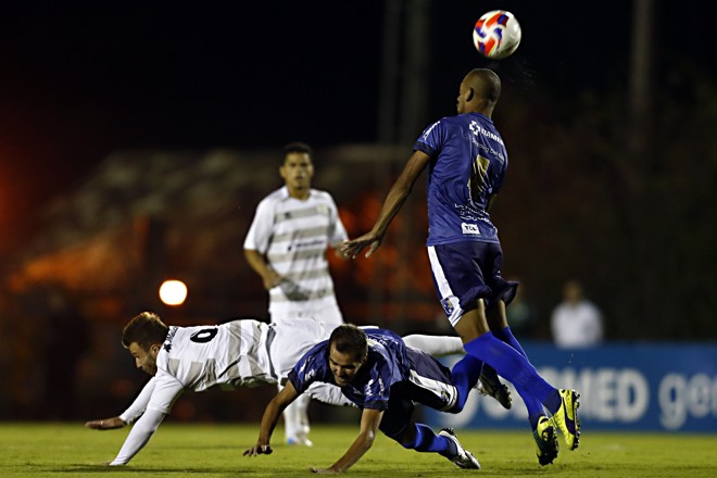 Foz do Iguaçu garantiu a vaga na Série D ao eliminar nas quartas de final o Jotinha, que tinha uma boa 1ª fase. | Albari Rosa/Gazeta do Povo