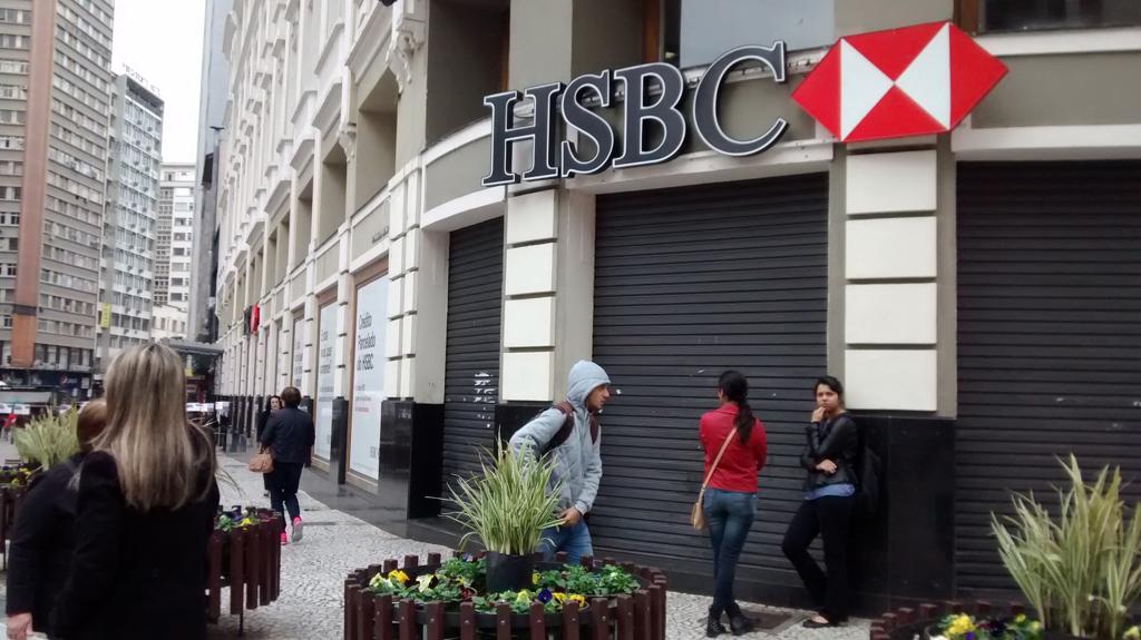 Agência do Palácio Avenida é uma das que abririam mais tarde nesta sexta. | Antônio More/Gazeta do Povo