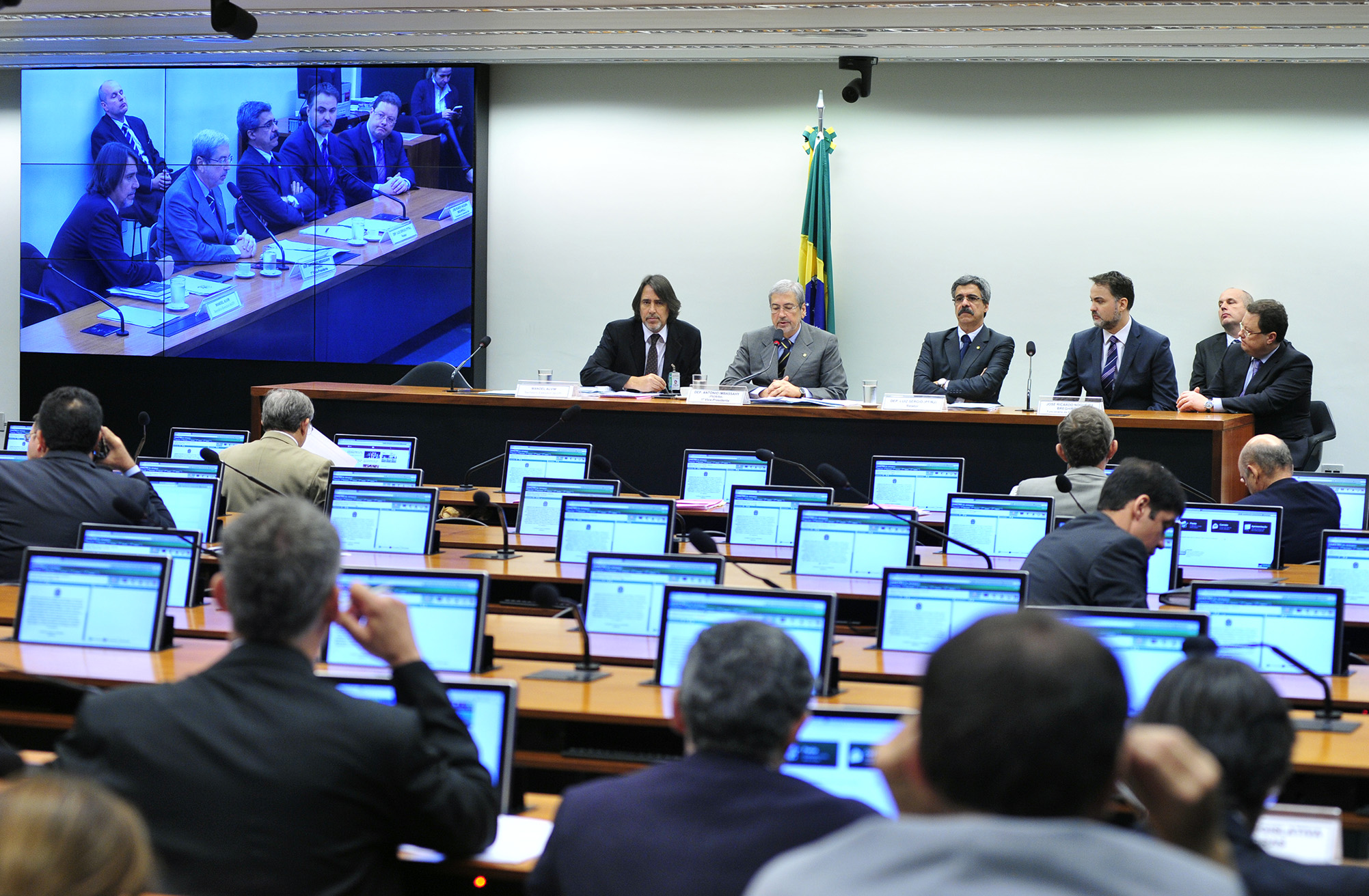 José Ricardo Nogueira Breghirolli e Mateus Coutinho de Sá Oliveira, ligados a OAS, ficaram em silêncio nesta na CPI. | Gustavo Lima/Agência Câmara