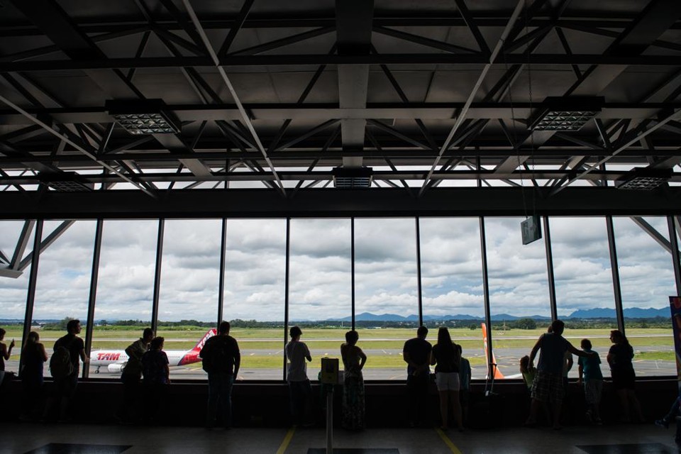 A demanda doméstica por passagens aéreas cresceu 3,09% em abril deste ano na comparação com igual mês de 2014 | Lucas Pontes/Gazeta do Povo