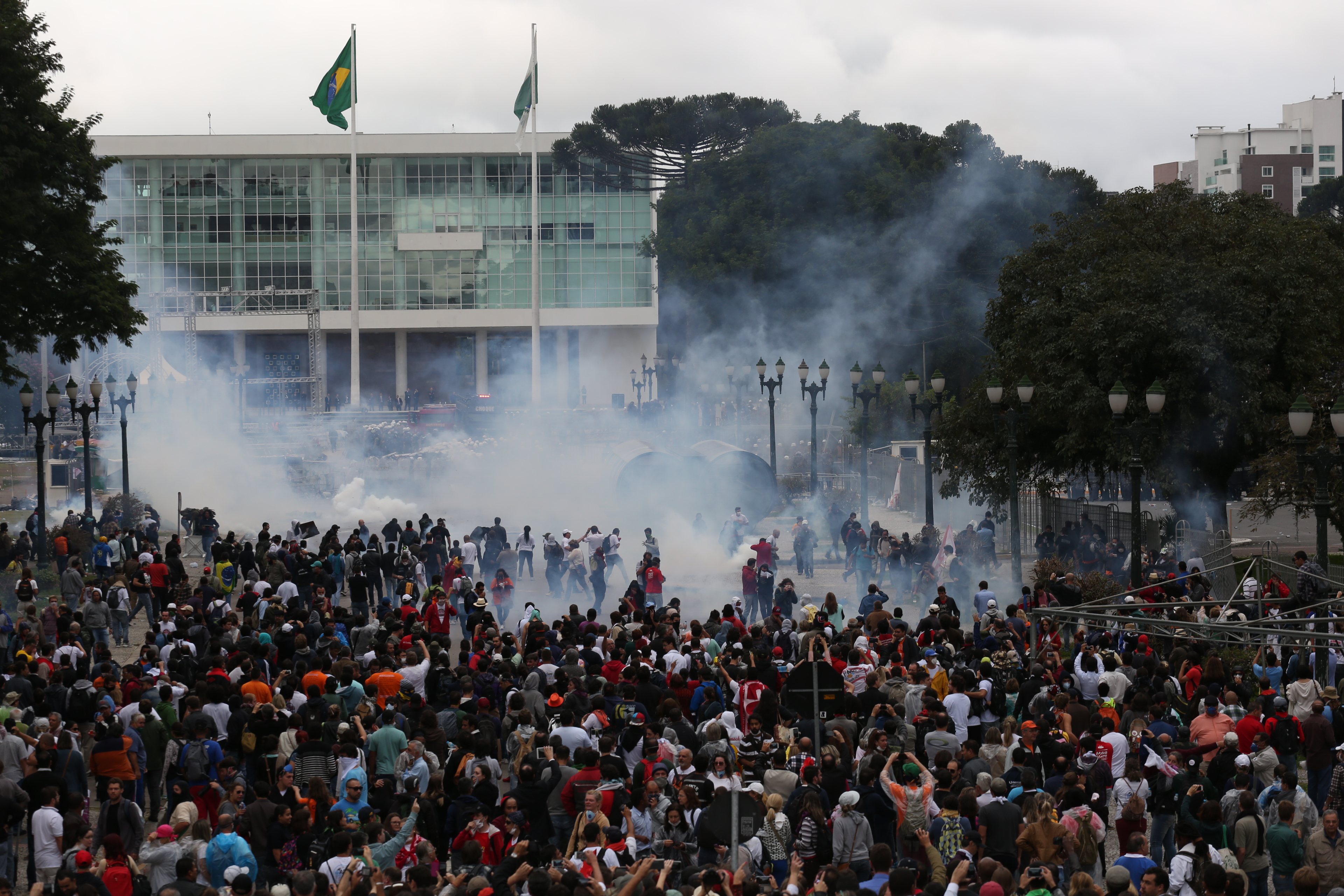 A votação do projeto da Paranaprevidência foi o estopim da “batalha” do Centro Cívico, no dia 29 de abril. | Ivonaldo Alexandre/Gazeta do Povo