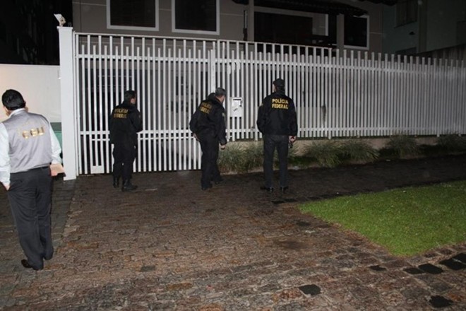 Policiais federais começaram ainda de madrugada a desarticular o grupo suspeito de corrupção. | Divulgação/Polícia Federal