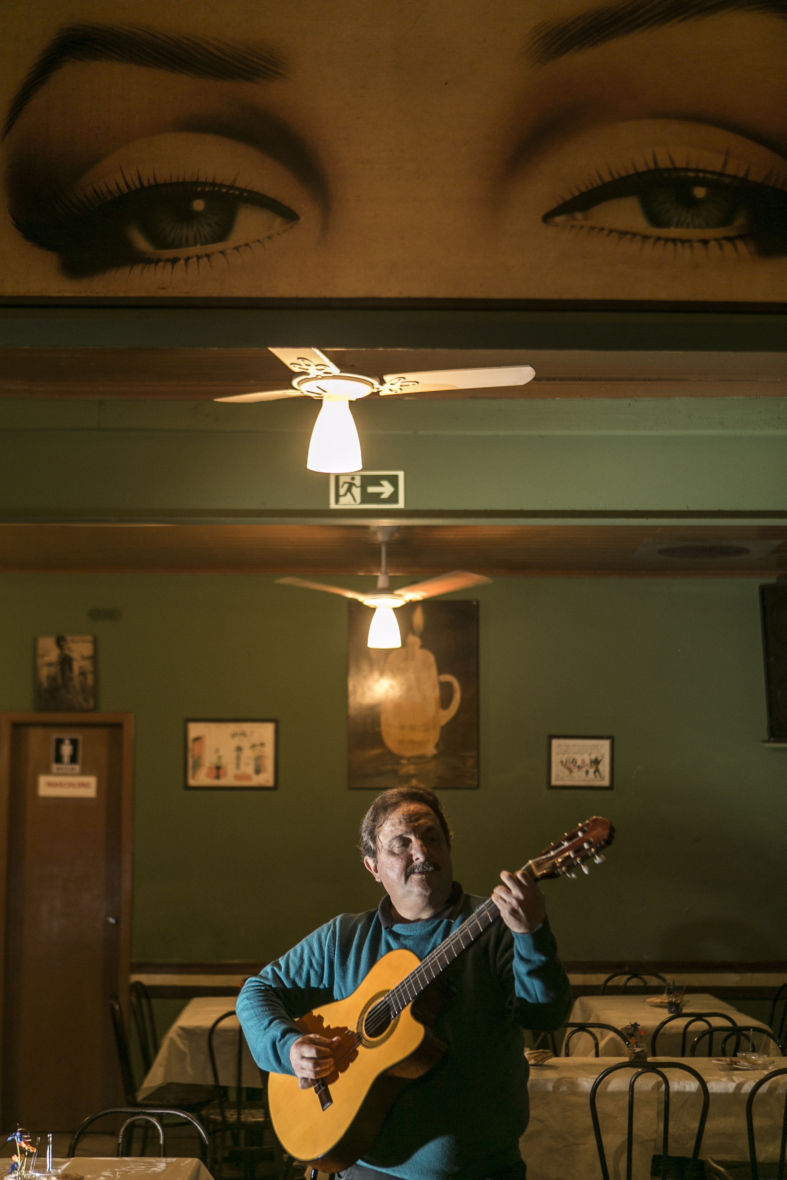 Nada de axé nem de sertanejo universitário, o negócio de Riad é a MPB velha de guerra, das décadas de 1960 e 70. | Marcelo Andrade/Gazeta do Povo