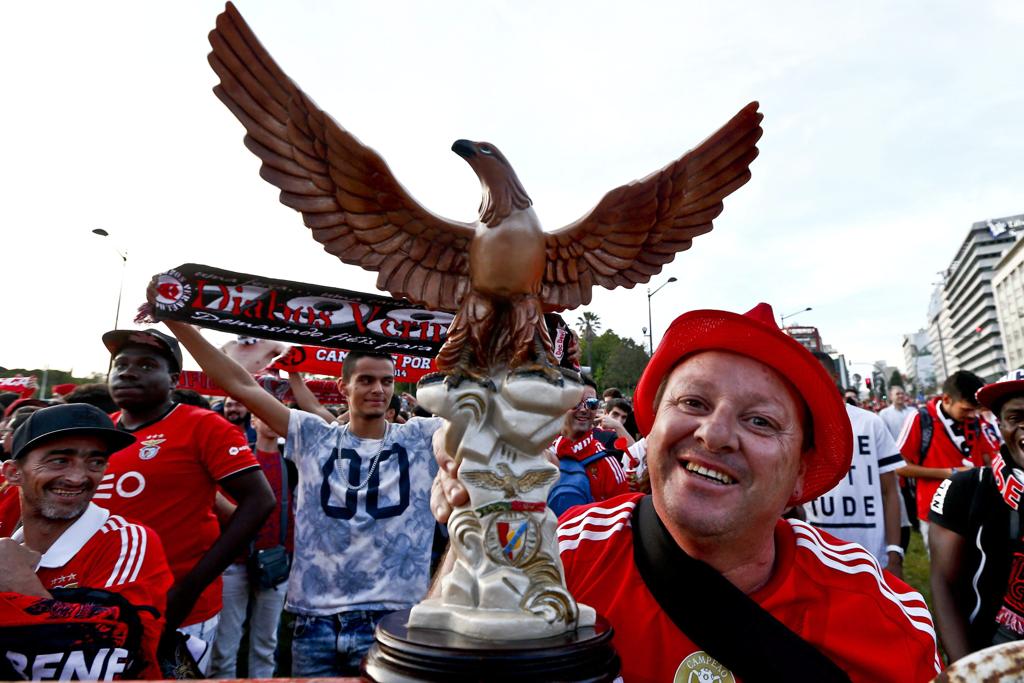 Torcida do Benfica comemora bicampeonato adiantado | ANTONIO COTRIM/EFE