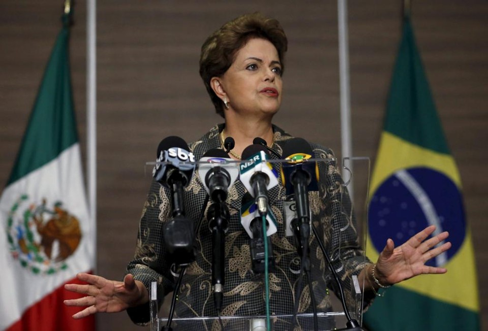 Em visita ao México, Dilma disse acreditar que as investigações sobre a corrupção na Fifa serão benéficas ao futebol brasileiro. | Edgard Garrido/Reuters