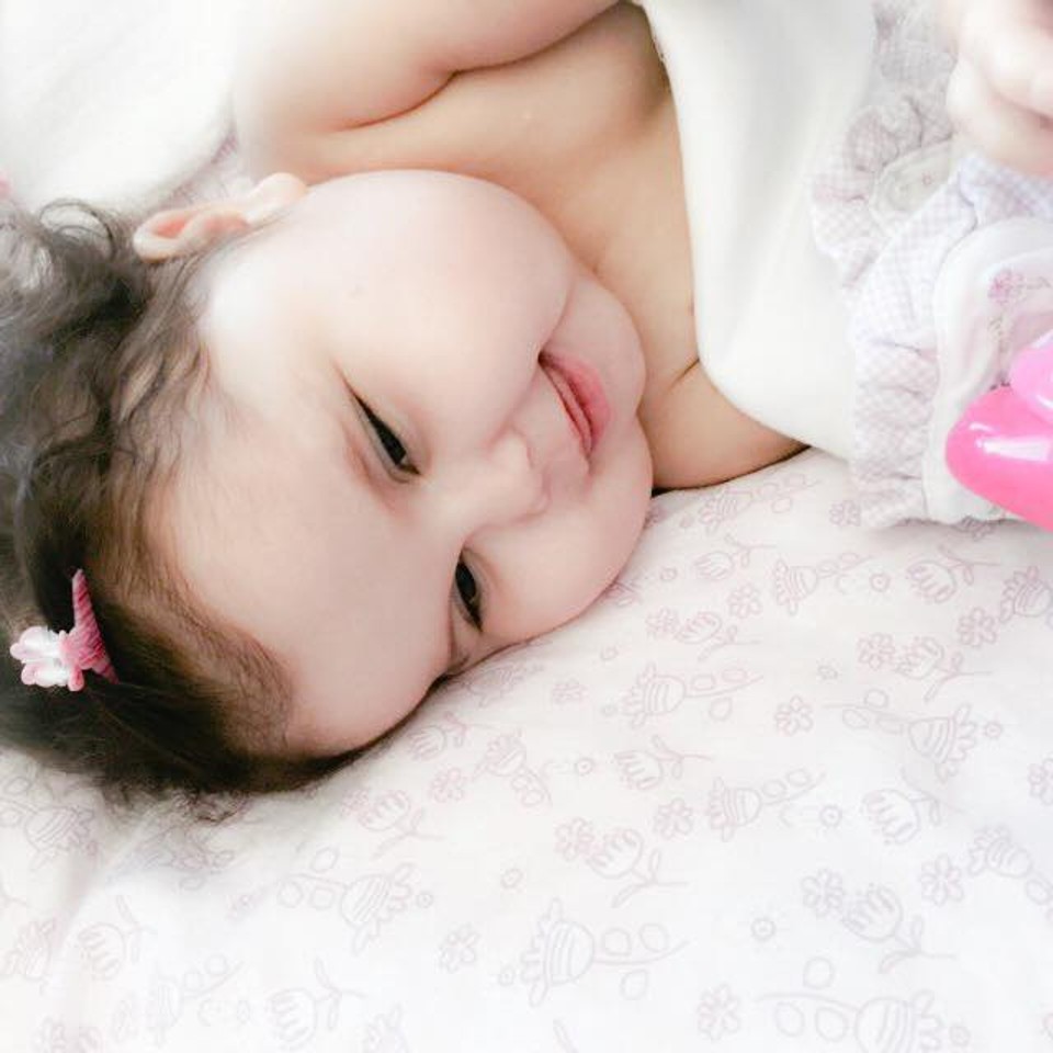 Através de uma campanha na internet, a família de Sofia conseguiu arrecadar R$ 2 milhões para custear a estadia nos EUA durante a cirurgia e o tratamento pós-operatório | Reprodução/Facebook