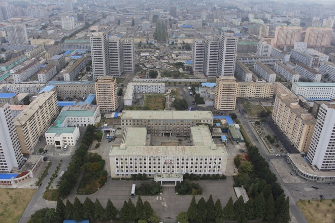 Construções do governo se destacam na paisagem metropolitana da capital norte-coreana. | José Luís Peixoto/Especial para a Gazeta do Povo