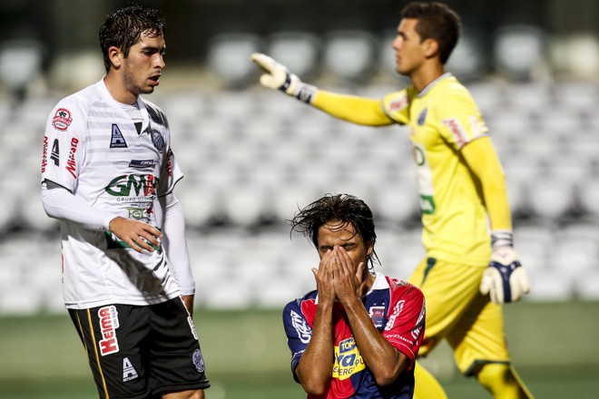 Paraná também caiu nas quartas diante do campeão Operário. | Brunno Covello/Gazeta do Povo