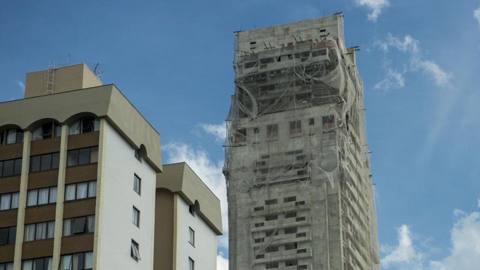 Sem recursos, a Caixa restringiu o financiamento habitacional. | Henry Milleo/Gazeta do Povo